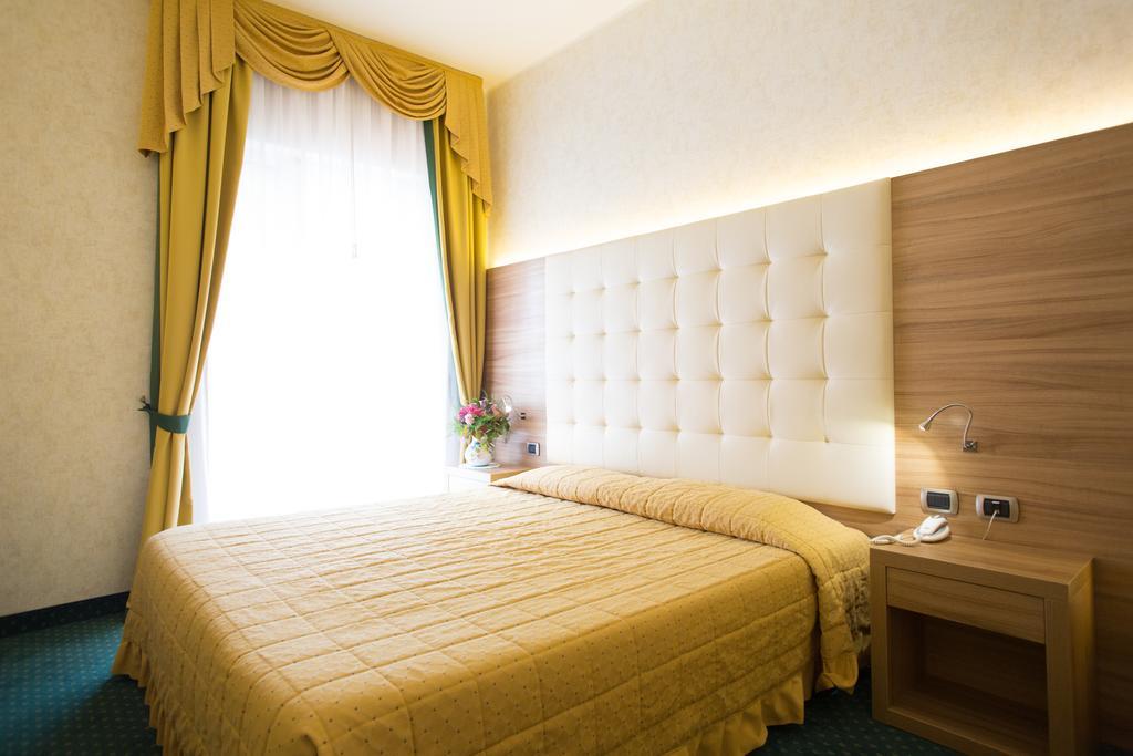 Hotel Capri Bardolino 3S חדר תמונה