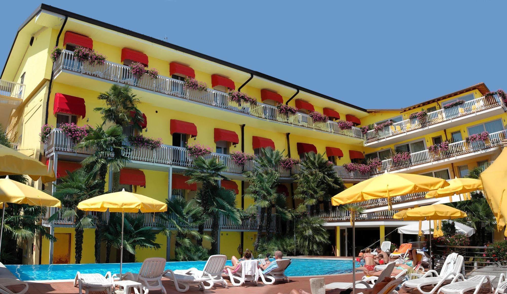 Hotel Capri Bardolino 3S מראה חיצוני תמונה