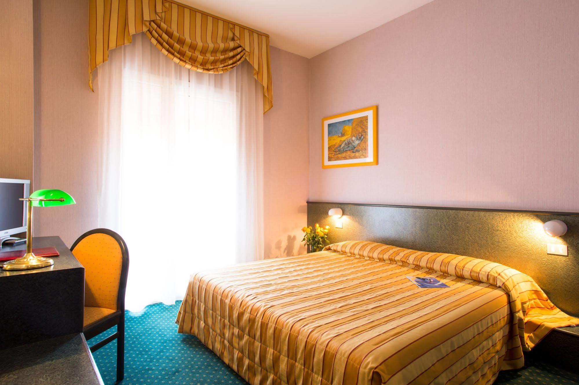 Hotel Capri Bardolino 3S מראה חיצוני תמונה